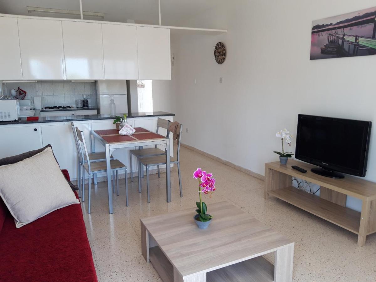 La Veranda Sea View Apartments ラルナカ エクステリア 写真
